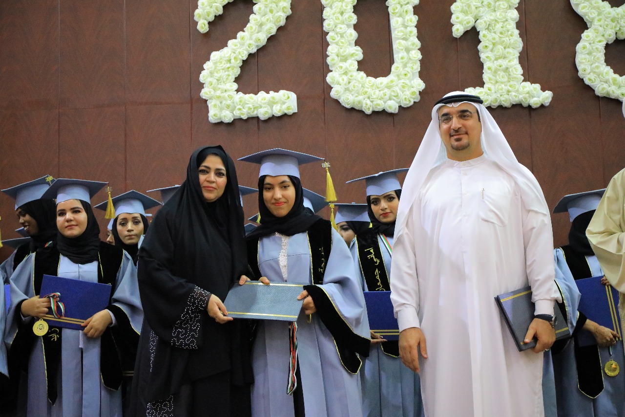 تخريج 168 طالب وطالبة من مدارس الشيخ سعود بن صقر الخيرية